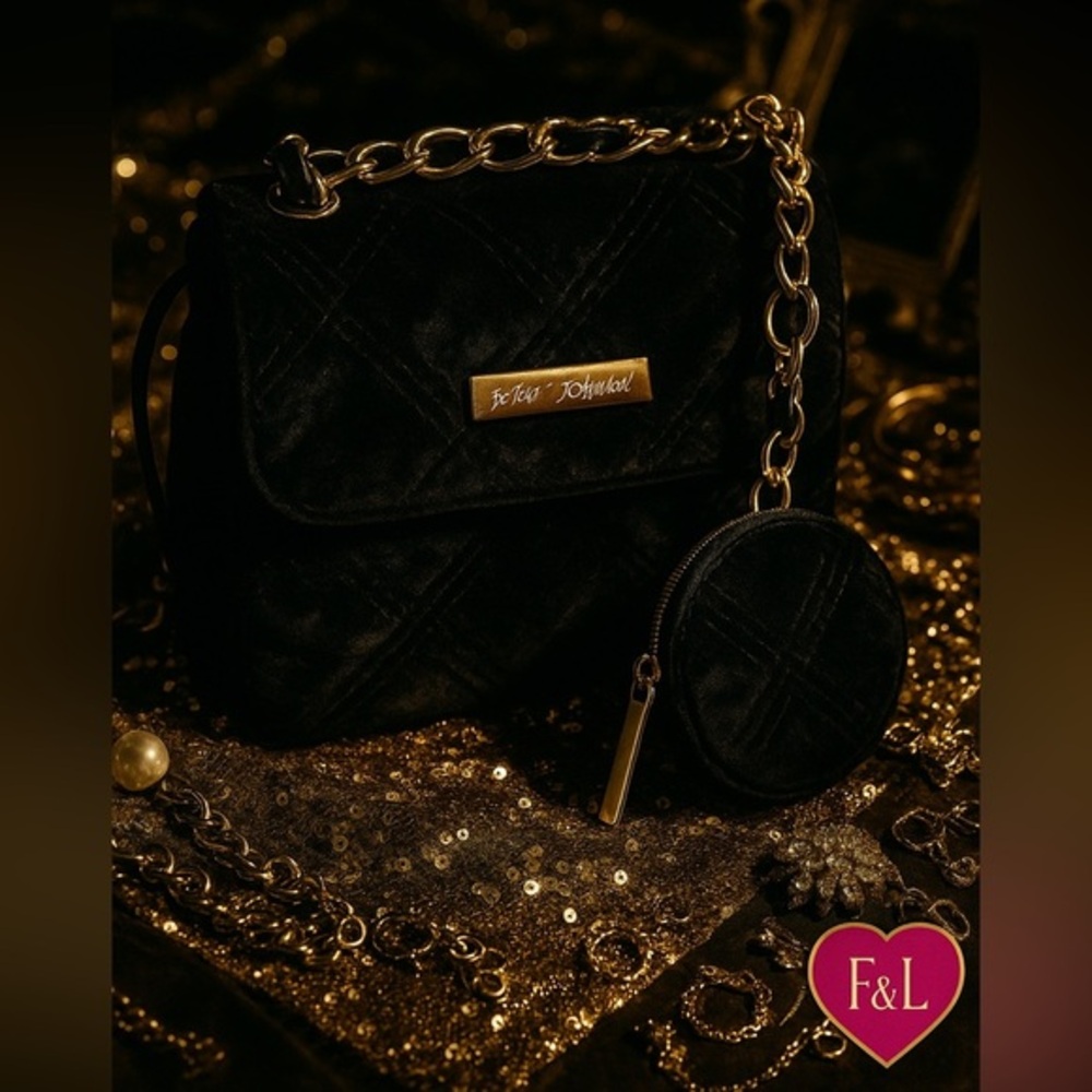 Betsey Johnson Black Quilted Velour Crossbody Bag Gold Chain w/ Removable Pouch